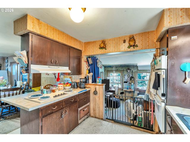 10510 Se HAROLD St, Portland, OR 97266