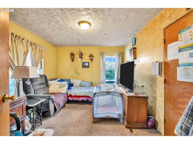 10510 Se HAROLD St, Portland, OR 97266