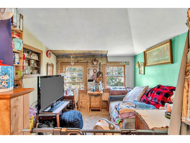 10510 Se HAROLD St, Portland, OR 97266