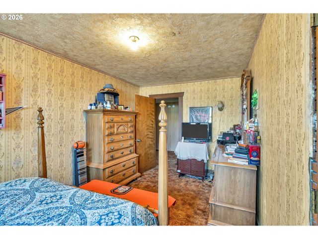 10510 Se HAROLD St, Portland, OR 97266