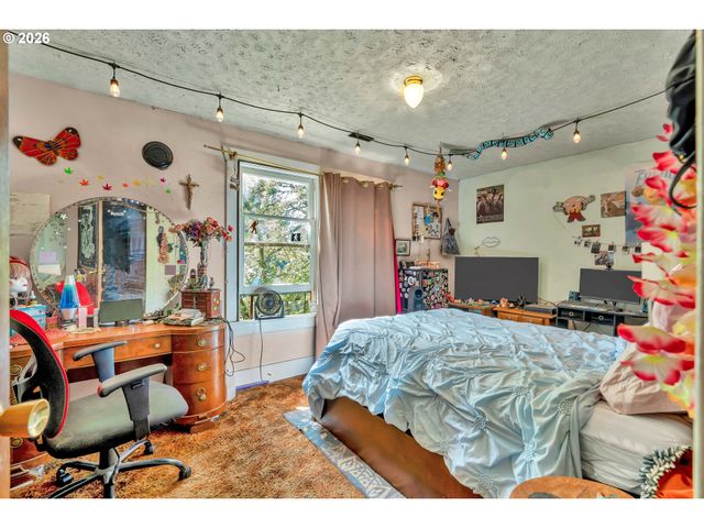 10510 Se HAROLD St, Portland, OR 97266