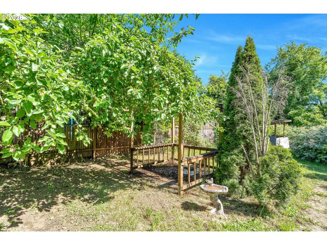 10510 Se HAROLD St, Portland, OR 97266