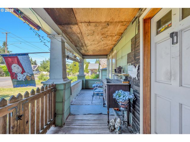10510 Se HAROLD St, Portland, OR 97266