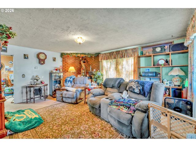 10510 Se HAROLD St, Portland, OR 97266