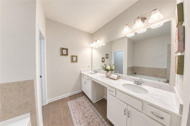 1074 Chastain Drive, Sugar Hill, GA 30518