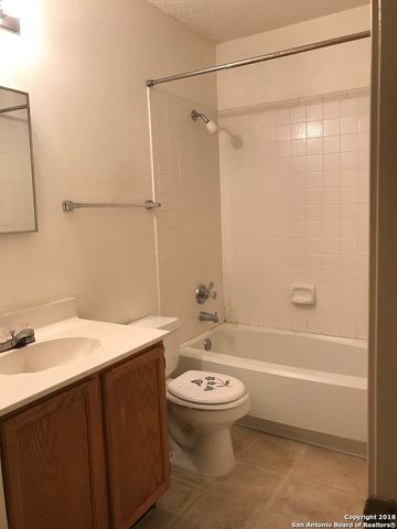 8115 GRIMCHESTER, Converse, TX 78109