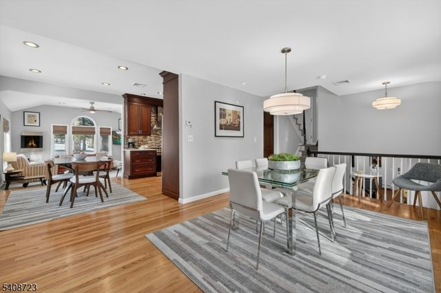 90 Birchwood Ter, Wayne Twp., NJ 07470