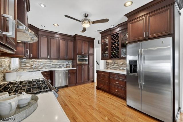 90 Birchwood Ter, Wayne Twp., NJ 07470