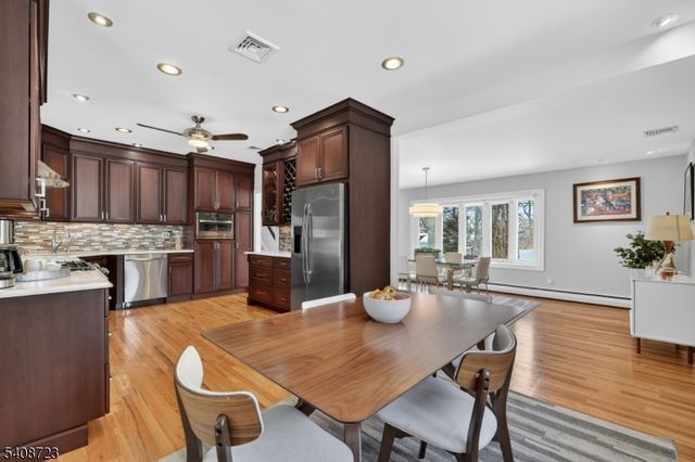 90 Birchwood Ter, Wayne Twp., NJ 07470