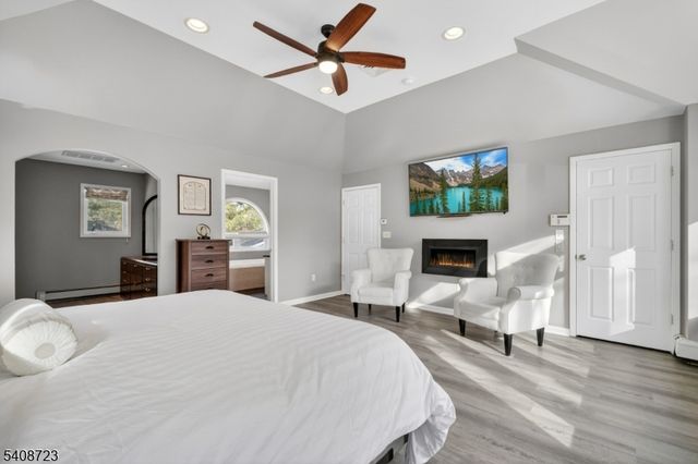 90 Birchwood Ter, Wayne Twp., NJ 07470