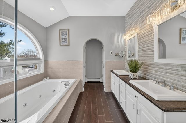 90 Birchwood Ter, Wayne Twp., NJ 07470