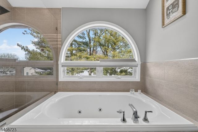 90 Birchwood Ter, Wayne Twp., NJ 07470