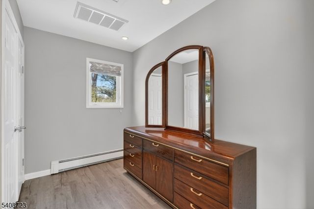 90 Birchwood Ter, Wayne Twp., NJ 07470