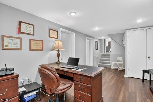 90 Birchwood Ter, Wayne Twp., NJ 07470