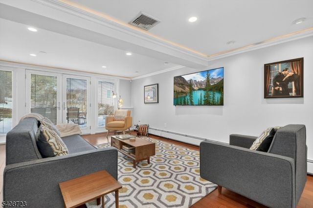 90 Birchwood Ter, Wayne Twp., NJ 07470