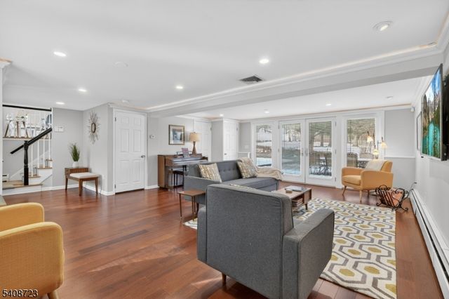 90 Birchwood Ter, Wayne Twp., NJ 07470