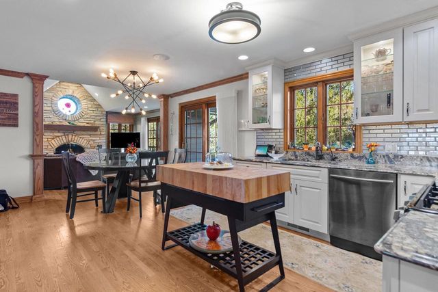 N3026 Lake Forest CIRCLE, Lake Geneva, WI 53147