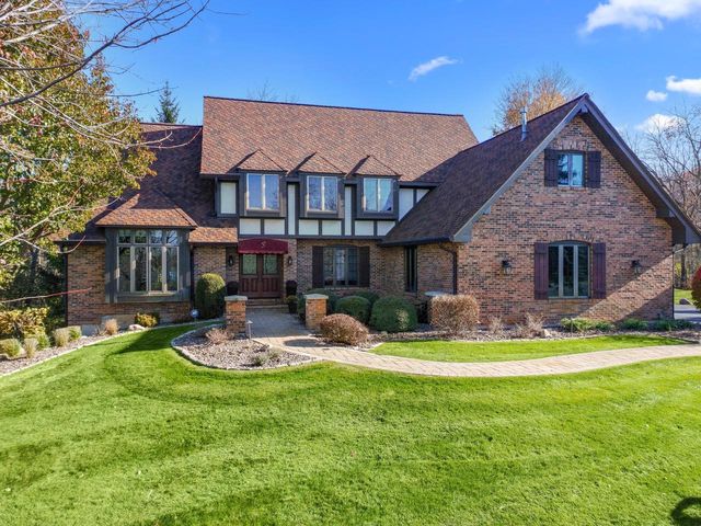N3026 Lake Forest CIRCLE, Lake Geneva, WI 53147