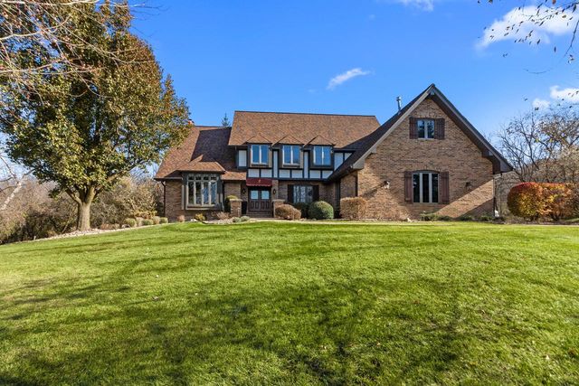N3026 Lake Forest CIRCLE, Lake Geneva, WI 53147