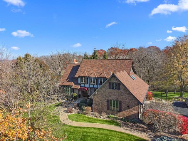 N3026 Lake Forest CIRCLE, Lake Geneva, WI 53147