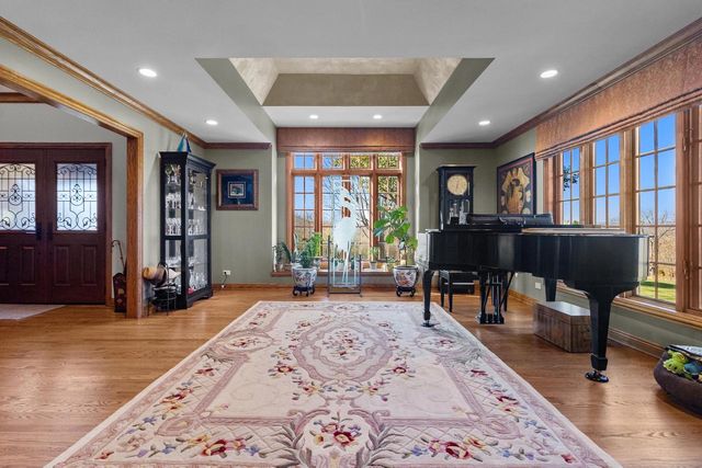N3026 Lake Forest CIRCLE, Lake Geneva, WI 53147
