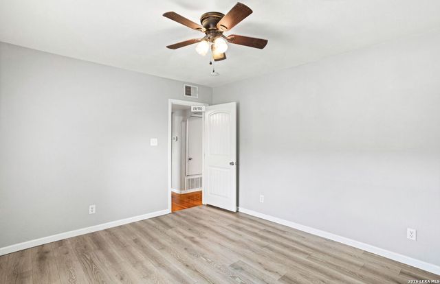 1334 W Ridgewood, San Antonio, TX 78201