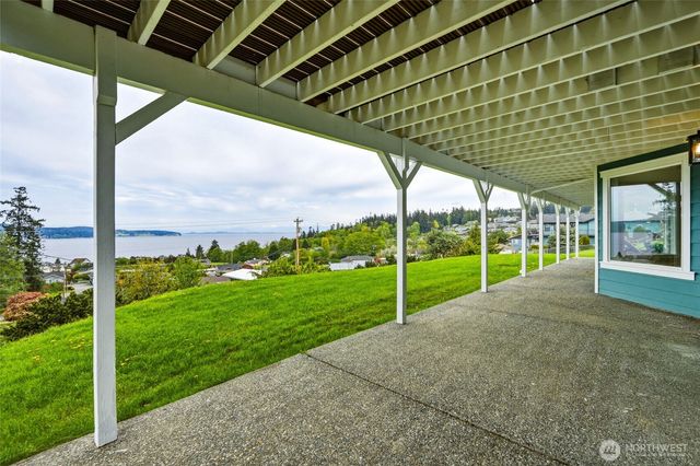 838 W Gladstone Drive, Camano Island, WA 98282