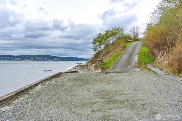 838 W Gladstone Drive, Camano Island, WA 98282