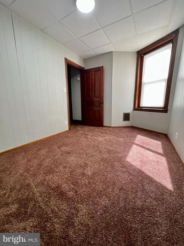 502 BUTTONWOOD ST, Norristown, PA 19401