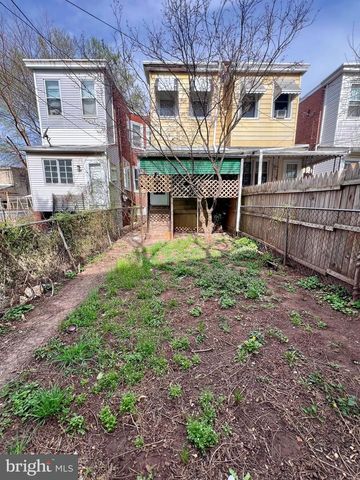 502 BUTTONWOOD ST, Norristown, PA 19401
