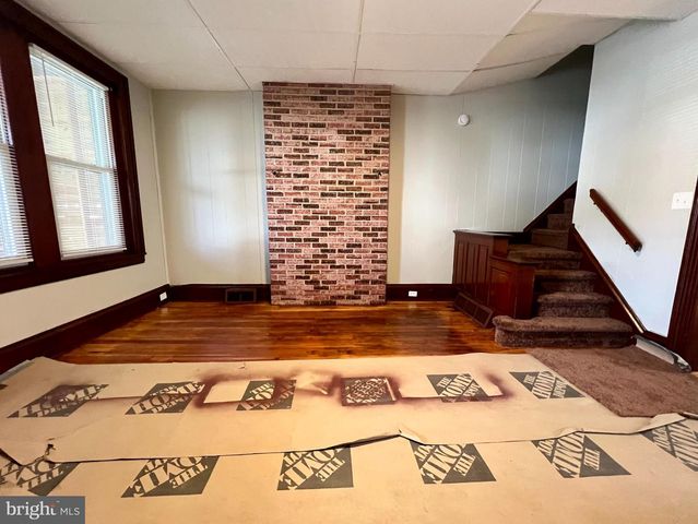 502 BUTTONWOOD ST, Norristown, PA 19401