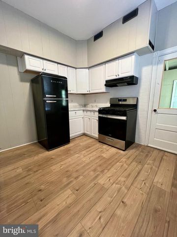 502 BUTTONWOOD ST, Norristown, PA 19401
