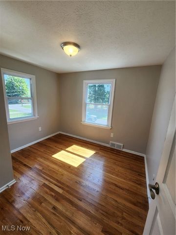 35821 Meyer Avenue, Eastlake, OH 44095