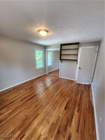 35821 Meyer Avenue, Eastlake, OH 44095