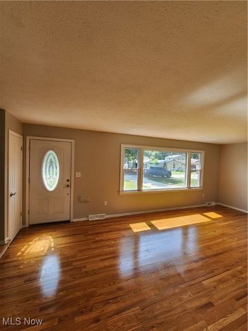 35821 Meyer Avenue, Eastlake, OH 44095