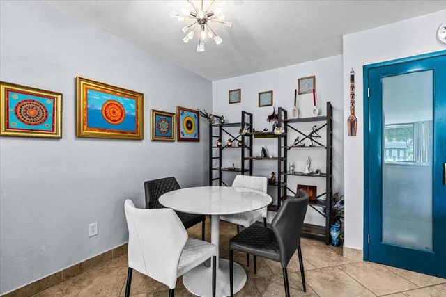 2625 N Whitewater Club Drive C, Palm Springs, CA 92262