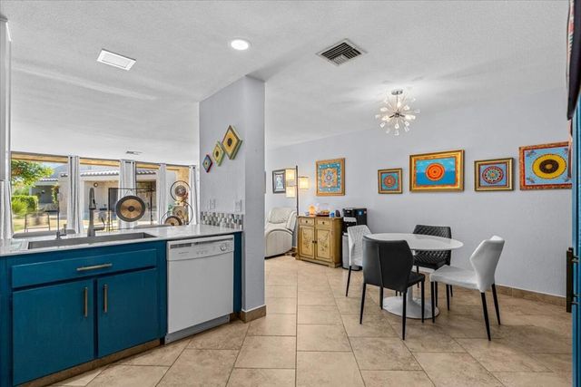 2625 N Whitewater Club Drive C, Palm Springs, CA 92262