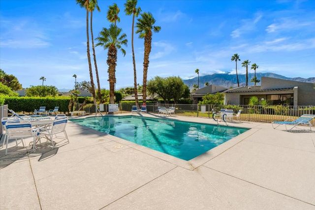2625 N Whitewater Club Drive C, Palm Springs, CA 92262