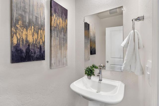 408 RICE Way, Los Banos, CA 93635