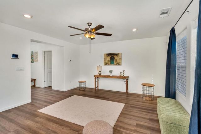 408 RICE Way, Los Banos, CA 93635