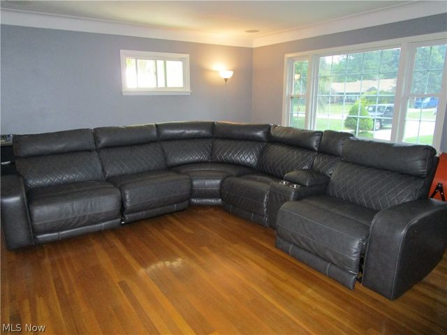 434 Douglas Boulevard, Richmond Heights, OH 44143