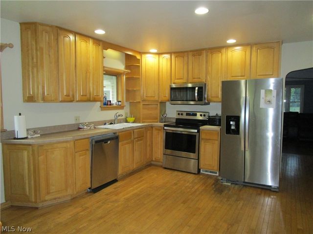 434 Douglas Boulevard, Richmond Heights, OH 44143