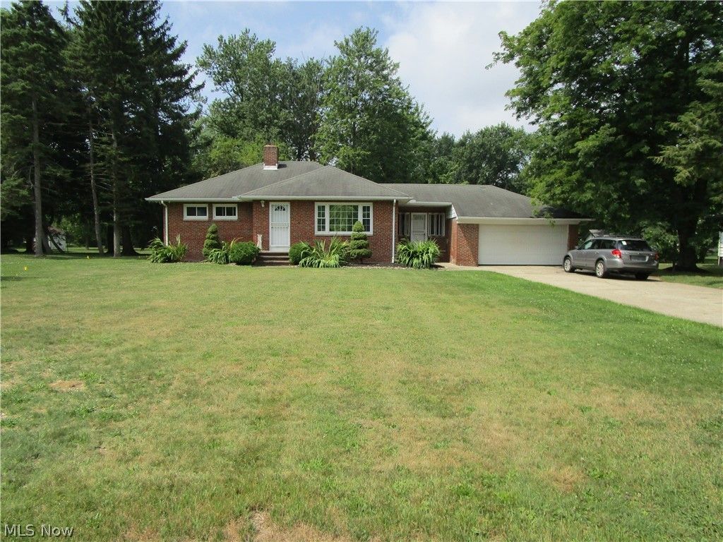 434 Douglas Boulevard, Richmond Heights, OH 44143