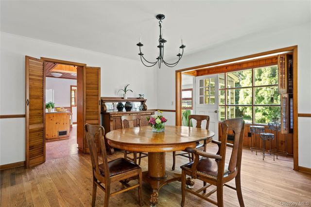 26 S Menantic Road, Shelter Island, NY 11964