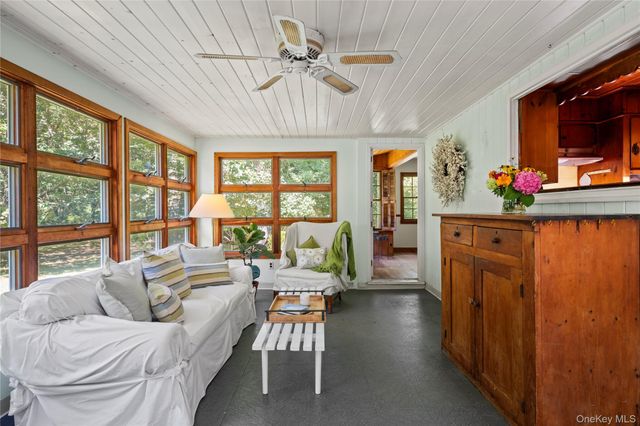 26 S Menantic Road, Shelter Island, NY 11964