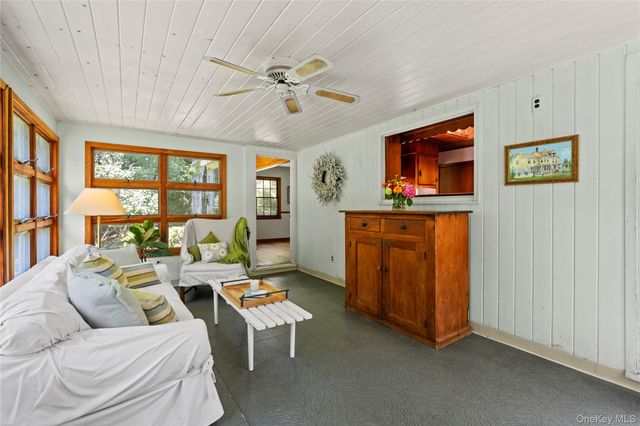 26 S Menantic Road, Shelter Island, NY 11964