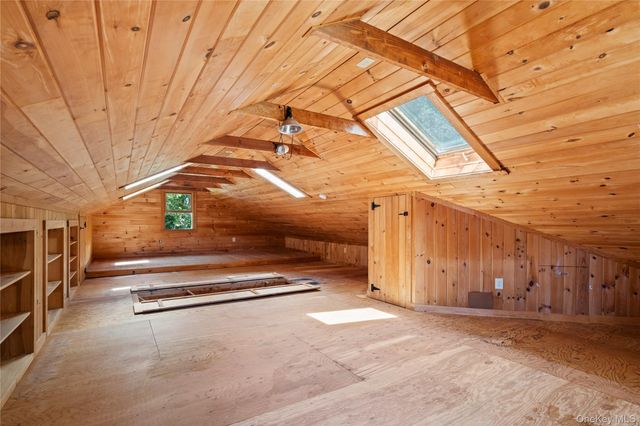 26 S Menantic Road, Shelter Island, NY 11964