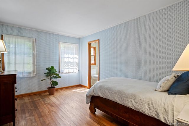 26 S Menantic Road, Shelter Island, NY 11964