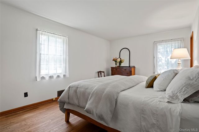 26 S Menantic Road, Shelter Island, NY 11964