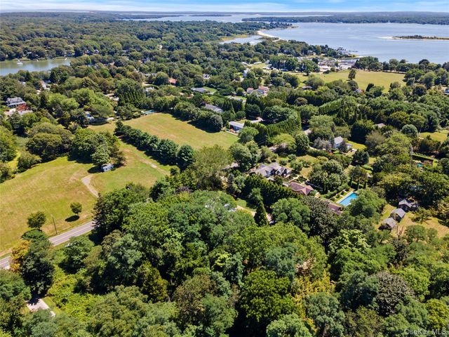 26 S Menantic Road, Shelter Island, NY 11964
